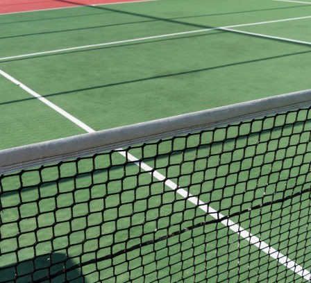 Construction d'un terrain de tennis en gazon synthétique à Antibes