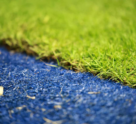 Construction d'un terrain de tennis en gazon synthétique à Antibes