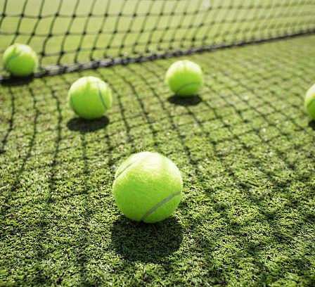 Construction d'un terrain de tennis à Toulon